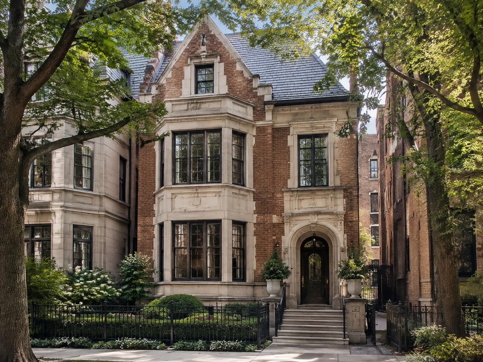 Chicago Luxury Residence — Chicago, Illinois